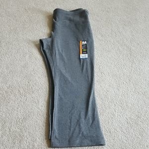 Gray Fit & Flare Capris  sz M 8 - 10
